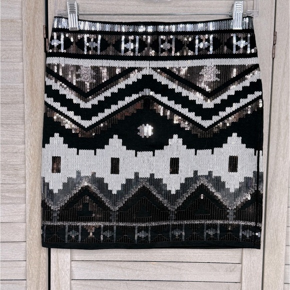 EXPRESS Sequin Mini Skirt Stretchy Black/Multi-Small - Picture 2 of 2
